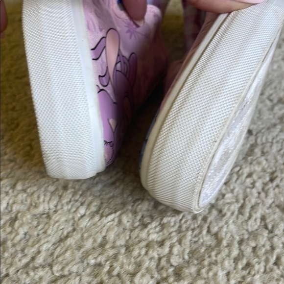 LILO and angel slip on canvas shoes. - Picture 6 of 10